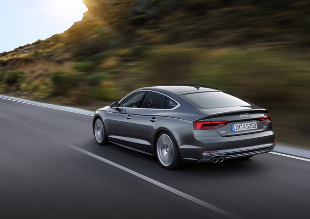 Os clientes vão poder escolher entre dois motores TFSI e três TDI para o seu novo Audi A5 Sportback, com uma potência que varia entre 190 e 286cv Os clientes vão poder escolher entre dois motores TFSI e três TDI para o seu novo Audi A5 Sportback, com uma potência que varia entre 190 e 286cv