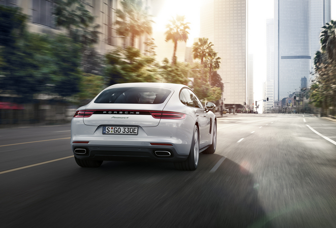 Porsche Panamera 4 E-Hybrid Porsche Panamera 4 E-Hybrid