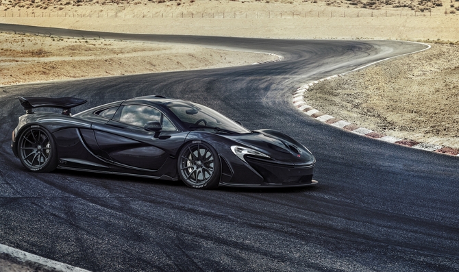 Modelo utiliza um motor modificado do MP4-12C combinado com um motor elétrico Modelo utiliza um motor modificado do MP4-12C combinado com um motor elétrico