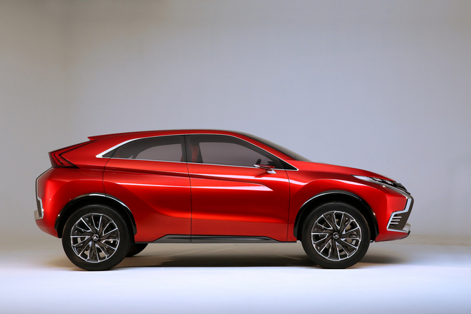 The hybrid powertrain includes a conventional internal combustion engine combined with a new electric motor and a 12k/Wh battery The hybrid powertrain includes a conventional internal combustion engine combined with a new electric motor and a 12k/Wh battery