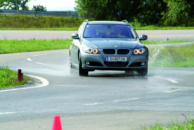 BMW 320i Touring Sport Plus BMW 320i Touring Sport Plus