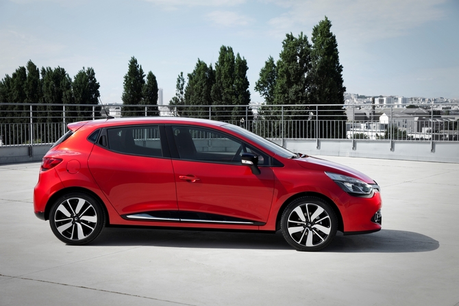 Nouvelle Renault Clio utilisera le nouveau moteur TCe 120, couplé à la boîte EDC (Efficient Dual Clutch) 6 rapports Nouvelle Renault Clio utilisera le nouveau moteur TCe 120, couplé à la boîte EDC (Efficient Dual Clutch) 6 rapports