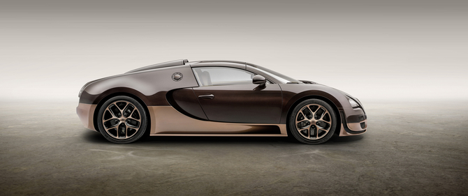 Bugatti revestiu o veículo numa cor exclusiva bronze de carbono Bugatti revestiu o veículo numa cor exclusiva bronze de carbono