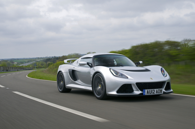 The automatic transmission will be available in coupé and roadster bodystyles The automatic transmission will be available in coupé and roadster bodystyles
