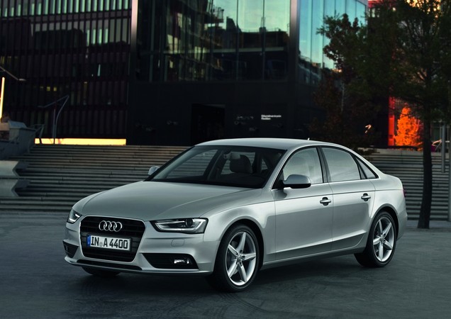 Audi A4 3.0 V6 TDI quattro S tronic Clean Diesel Audi A4 3.0 V6 TDI quattro S tronic Clean Diesel