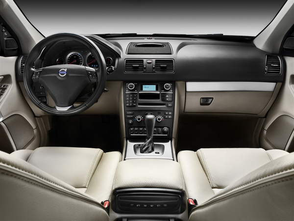 Refreshed Volvo XC90 Gets New Interior and Car Control Via Mobile Phone App Refreshed Volvo XC90 Gets New Interior and Car Control Via Mobile Phone App