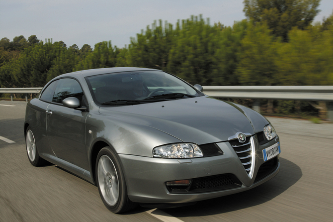 Alfa Romeo GT 1.8 Twin Spark 16V Distinctive Alfa Romeo GT 1.8 Twin Spark 16V Distinctive