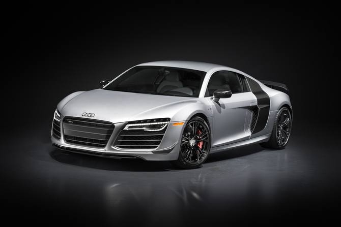 A edição especial está equipada com o mesmo motor V10 de 5.2 litros do R8 LMS A edição especial está equipada com o mesmo motor V10 de 5.2 litros do R8 LMS