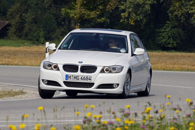 BMW 320d Navigation EfficientDynamic (E90) LCI BMW 320d Navigation EfficientDynamic (E90) LCI