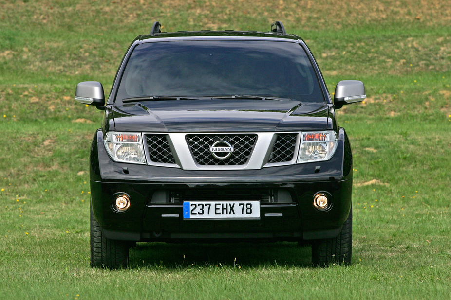 Nissan Pathfinder 2.5 dCi XE Pack 5 photos and 52 specs