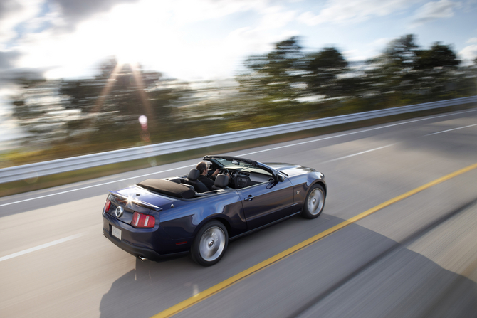 Ford Mustang V6 Convertible Ford Mustang V6 Convertible
