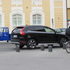 Volvo XC60 2.4 D5 R-Design Premium 4WD Start/Stop Volvo XC60 2.4 D5 R-Design Premium 4WD Start/Stop