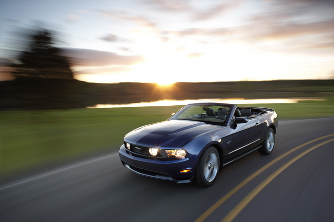 Ford Mustang V6 Convertible Ford Mustang V6 Convertible