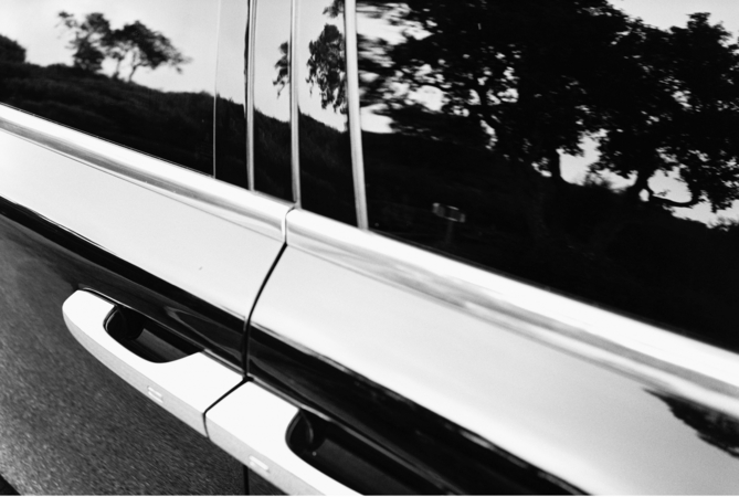 Muitas das fotografias também abordam o reflexo e a luz Muitas das fotografias também abordam o reflexo e a luz