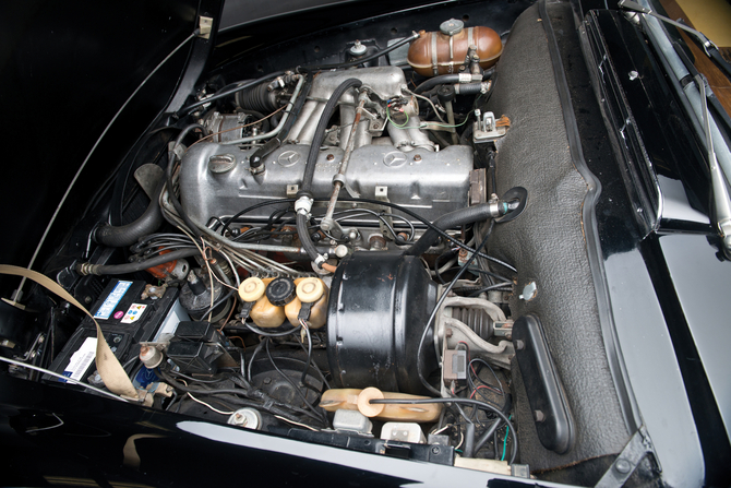 Mercedes-Benz 280 SL Mercedes-Benz 280 SL