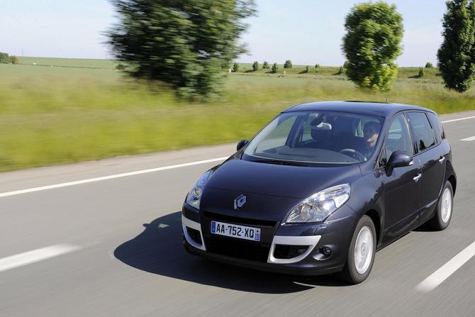 Renault Scenic 1.6 dCi 130 Dynamique TomTom Start/Stop Renault Scenic 1.6 dCi 130 Dynamique TomTom Start/Stop