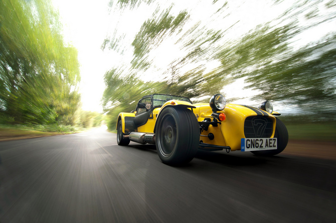 Até ao momento a Caterham só tem produzido carros desportivos de dois lugares Até ao momento a Caterham só tem produzido carros desportivos de dois lugares