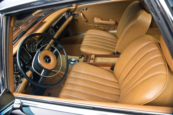 Mercedes-Benz 280 SL Mercedes-Benz 280 SL