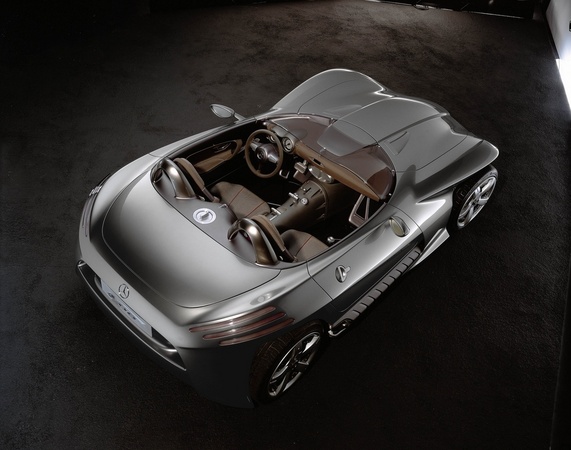 Mercedes-Benz F400 Carving Mercedes-Benz F400 Carving