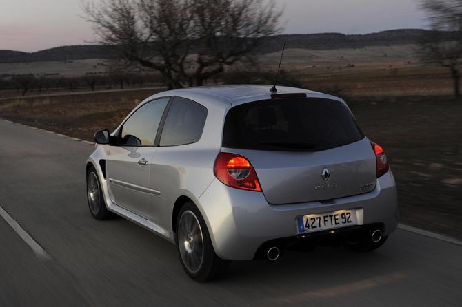 Renault Clio III 2.0 16v RS (09) Renault Clio III 2.0 16v RS (09)