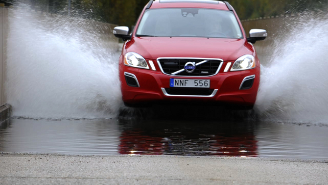 Volvo XC60 D5 R-Design Geartronic Volvo XC60 D5 R-Design Geartronic