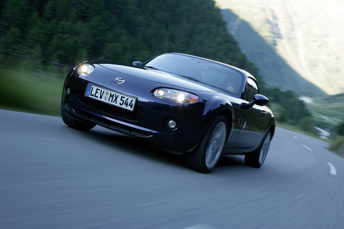 Mazda MX-5 Roadster Coupé 2.0 Mazda MX-5 Roadster Coupé 2.0
