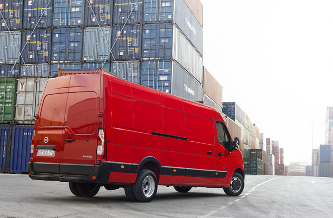 Nissan NV400 L3H2 3,5T 2.3 dCi Comfort Prof B Roda Dupla Nissan NV400 L3H2 3,5T 2.3 dCi Comfort Prof B Roda Dupla