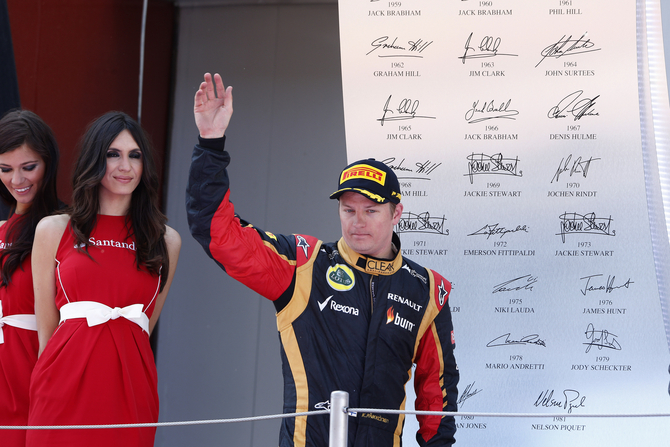 O finlandês está a apenas quatro pontos de Vettel no Campeonato do Mundo O finlandês está a apenas quatro pontos de Vettel no Campeonato do Mundo