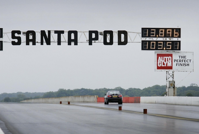 Infiniti M35h Sets Guinness Record as Fastest Full Hybrid Car Infiniti M35h Sets Guinness Record as Fastest Full Hybrid Car