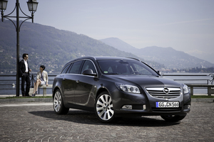 Opel Insignia Sports Tourer 2.0 CDTi ECOTEC 4x4 :: 3 photos and 24 ...