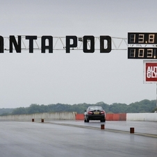 Infiniti M35h Sets Guinness Record as Fastest Full Hybrid Car Infiniti M35h Sets Guinness Record as Fastest Full Hybrid Car