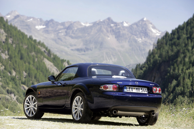 Mazda MX-5 Roadster Coupé 2.0 Mazda MX-5 Roadster Coupé 2.0