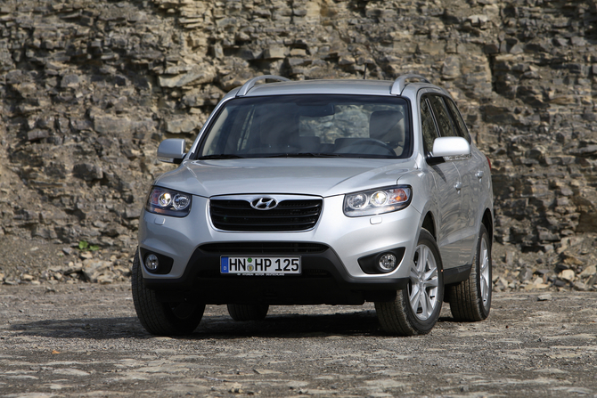 Hyundai Santa Fe 2.2 CRDi 4x2 7Wagon AT Hyundai Santa Fe 2.2 CRDi 4x2 7Wagon AT