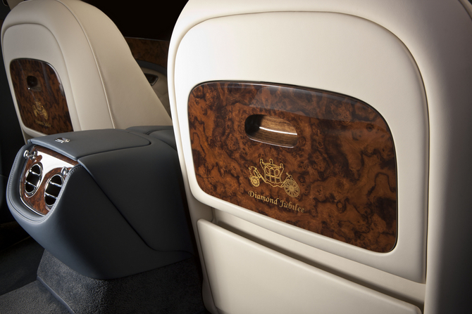 The embroidered motif is also on the rear tables The embroidered motif is also on the rear tables
