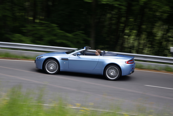 Aston Martin V8 Vantage 4.3 Roadster Sportshift Aston Martin V8 Vantage 4.3 Roadster Sportshift