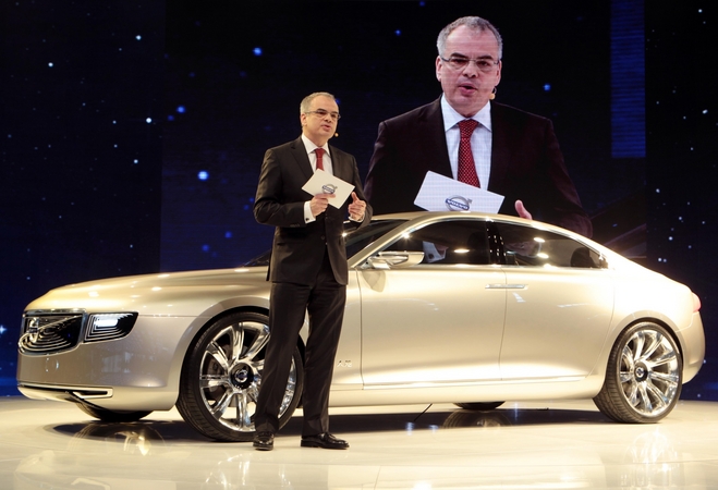 He was replaced by Hakan Samuelsson at Volvo He was replaced by Hakan Samuelsson at Volvo