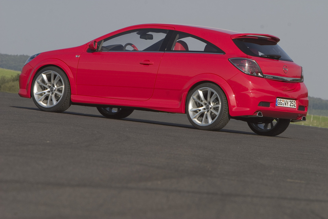 Opel Astra High Performance Concept Opel Astra High Performance Concept