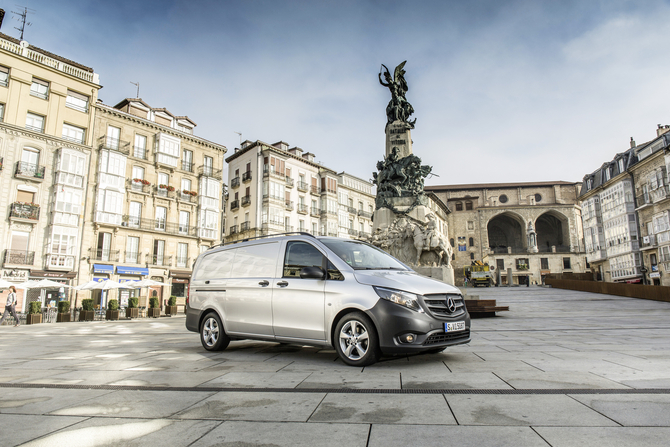 Mercedes-Benz Vito Tourer 9L Pro Long 116CDI/34 Mercedes-Benz Vito Tourer 9L Pro Long 116CDI/34