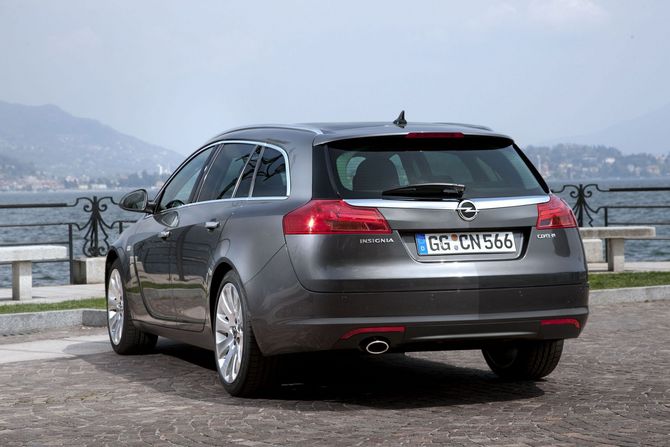 Opel Insignia Sports Tourer 2.0 CDTi ECOTEC 4x4 Opel Insignia Sports Tourer 2.0 CDTi ECOTEC 4x4