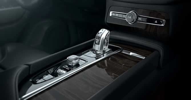 Der erste Blick in den neuen Volvo XC90 Der erste Blick in den neuen Volvo XC90