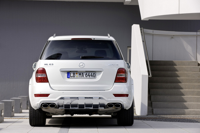 Mercedes-Benz ML 63 AMG Mercedes-Benz ML 63 AMG