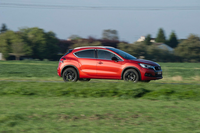 DS DS4 Crossback 1.6 BlueHDi S&S So Chic DS DS4 Crossback 1.6 BlueHDi S&S So Chic