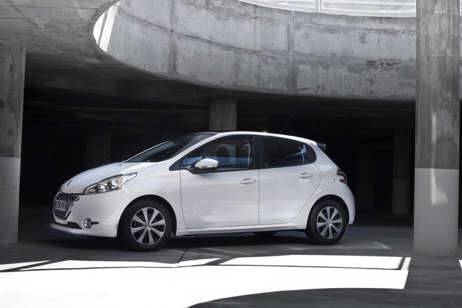 Este ano o Euro NCAP dificultou a obtenção das 5 estrelas através de testes ainda mais apertados Este ano o Euro NCAP dificultou a obtenção das 5 estrelas através de testes ainda mais apertados