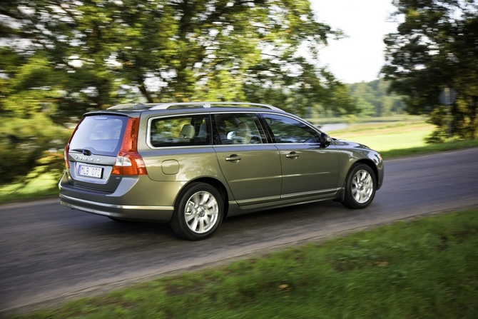 Volvo V70 2.0D Momentum Volvo V70 2.0D Momentum