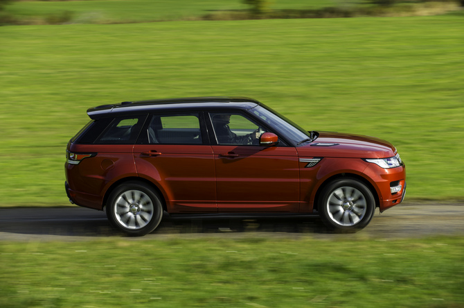 Land Rover Range Rover Sport 4.4 SDV6 HSE Dynamic Land Rover Range Rover Sport 4.4 SDV6 HSE Dynamic