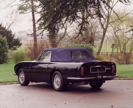 Aston Martin DB6 Volante Aston Martin DB6 Volante
