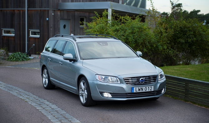 Volvo V70 D4 Summum Dynamic Volvo V70 D4 Summum Dynamic