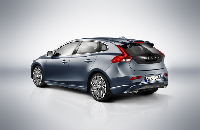 Volvo Officially Unveils V40 with Specs Volvo Officially Unveils V40 with Specs