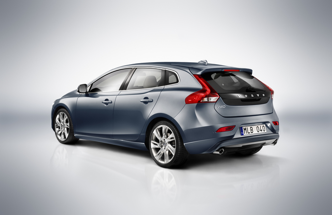 Volvo Officially Unveils V40 with Specs Volvo Officially Unveils V40 with Specs
