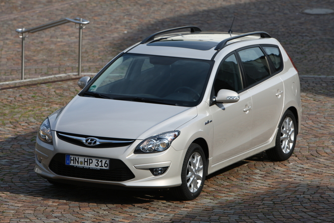 Hyundai i30cw 1.6 CRDi VGT 128hp Style CPF Hyundai i30cw 1.6 CRDi VGT 128hp Style CPF